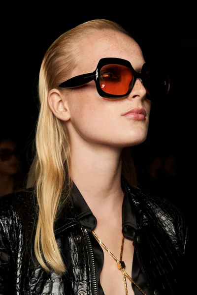 Look 19